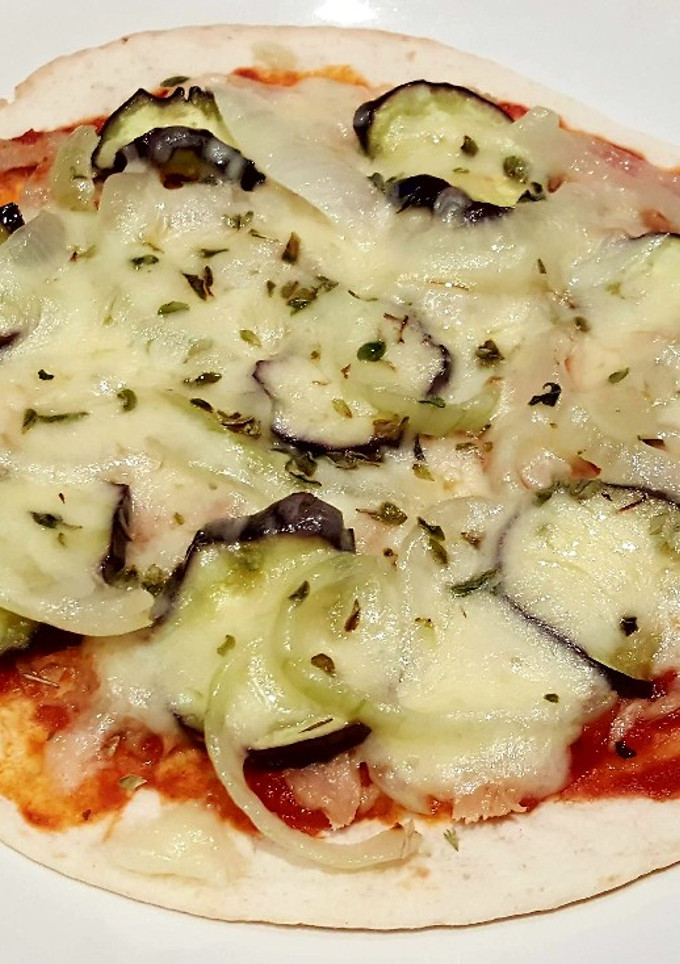 Una foto de Tortipizza de berenjena y cebolla