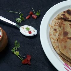 A picture of Aloo paratha.
