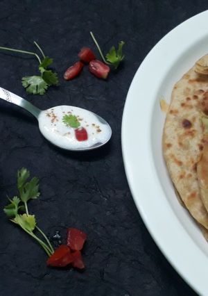 A picture of Aloo paratha.