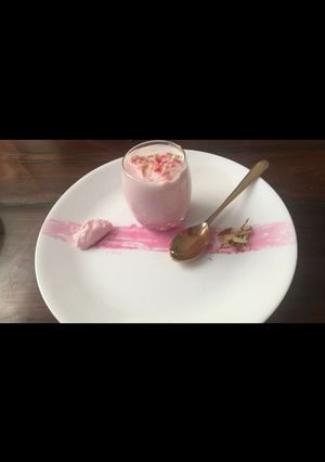 A picture of Rose Milkshake With Nuts.
