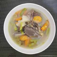 A picture of Sop Iga Sapi Kuah Rempah.