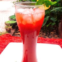 A picture of Cherry Red Plums and Apple Mojito.