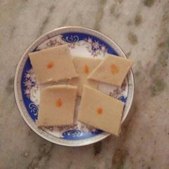 A picture of Kaju katli.