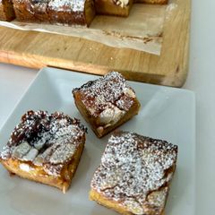 A picture of Raspberry Almond Squares.
