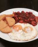 Tortilla panameña & huevos fritos con Salchicha guisada