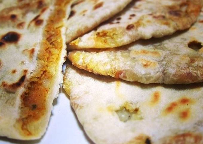 Recipe of Quick Aloo Paratha / Spicy Potato Stuffed Indian Flatbread