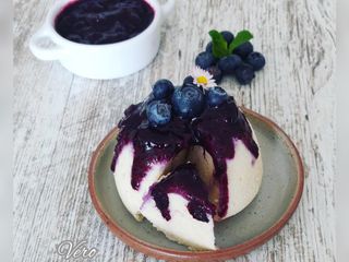 Bowlcake à la farine de riz /coco et son coulis de myrtilles
