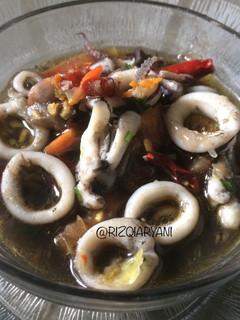 Foto resep Cumi kuah hitam pedez gemez 😂