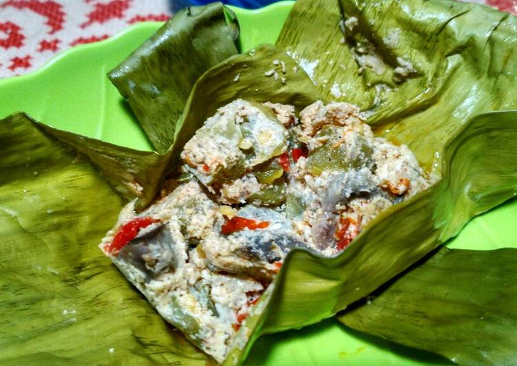 Botok Belimbing Wuluh Rempelo Ati Ayam