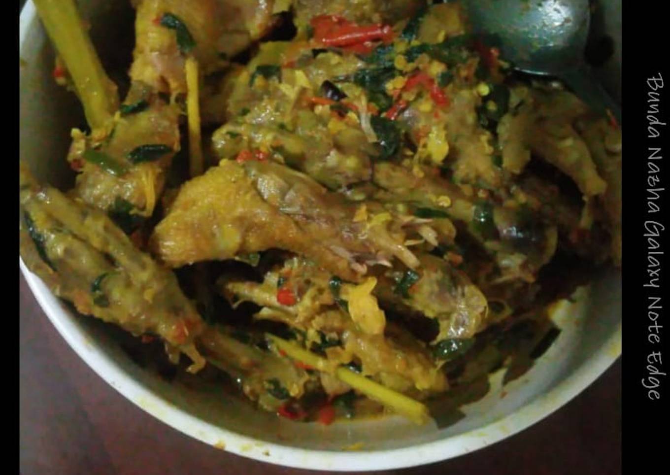 Ceker pedas bumbu kuning