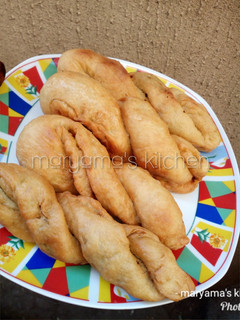 A picture of Twisted fish bread.
