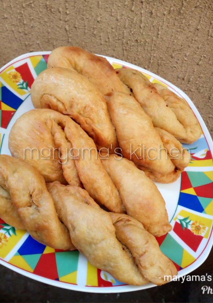 A picture of Twisted fish bread.