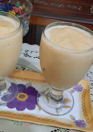 A picture of Chikoo shake.