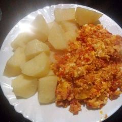 Boiled yam with egg sauce A picture of Boiled yam with egg sauce.
