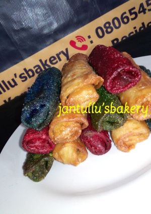 A picture of Colourful spring rolls.