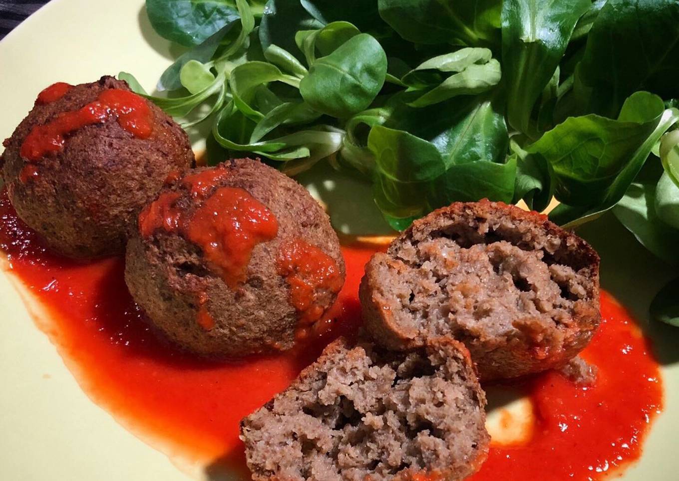 Albóndigas de berenjena con salsa de piquillo - Mambo Cecotec