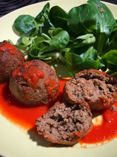 Una foto de Albóndigas de berenjena con salsa de piquillo - Mambo Cecotec