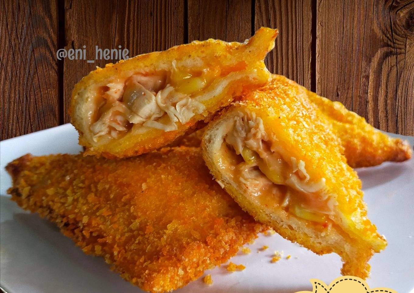 Roti Tawar Goreng isi Chicken Mayo