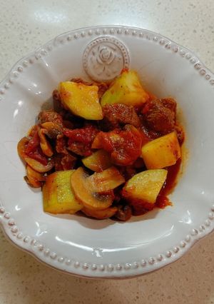 A picture of Spiced Tomato Beef Stew.