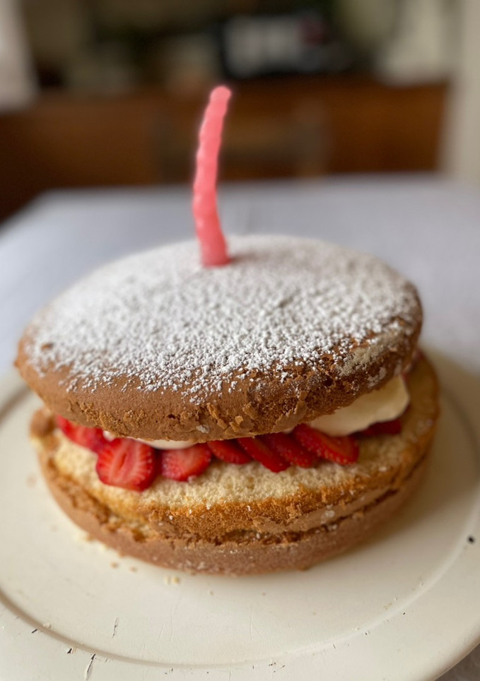 Una foto de Torta de cumpleaños con bizcochuelo exquisita en Essen