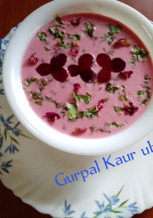 A picture of Rose & Beetroot yogurt 🌹.