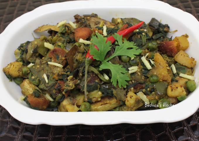 Kumro Shaag Chorchori (Pumpkin Leaves Curry)