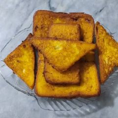 A picture of French Toast.