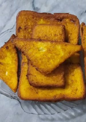 A picture of French Toast.