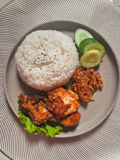 Foto resep Ayam Gepuk Sambal Kacang Mede A la Pak Gembus