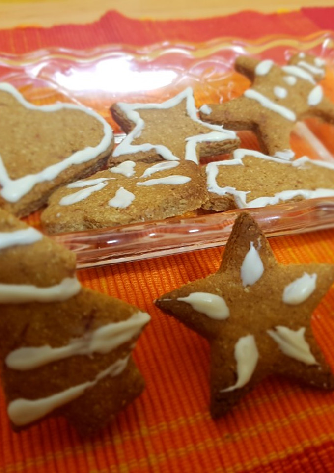 Una foto de Galletas navideñas de jengibre saludables