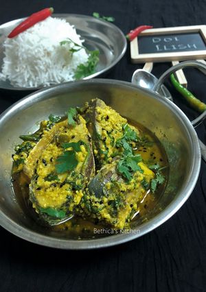 A picture of Doi Ilish (Hilsa Fish in Yoghurt Gravy).