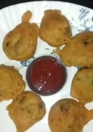 A picture of Batata vada.