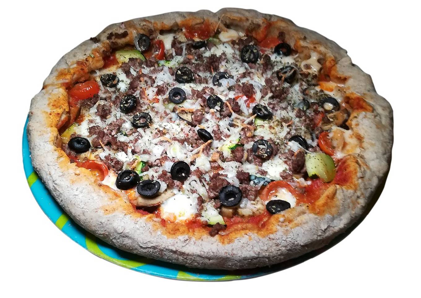 Pizza con ternera picada, berenjena y calabacín