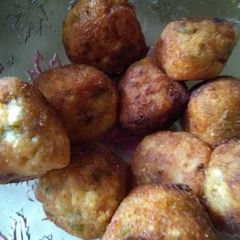 Potato cheese balls A picture of Potato cheese balls.