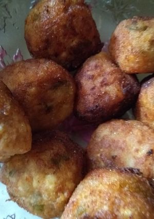 A picture of Potato cheese balls.