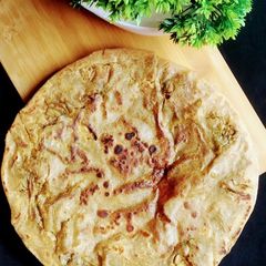 A picture of Palak Wala paratha.