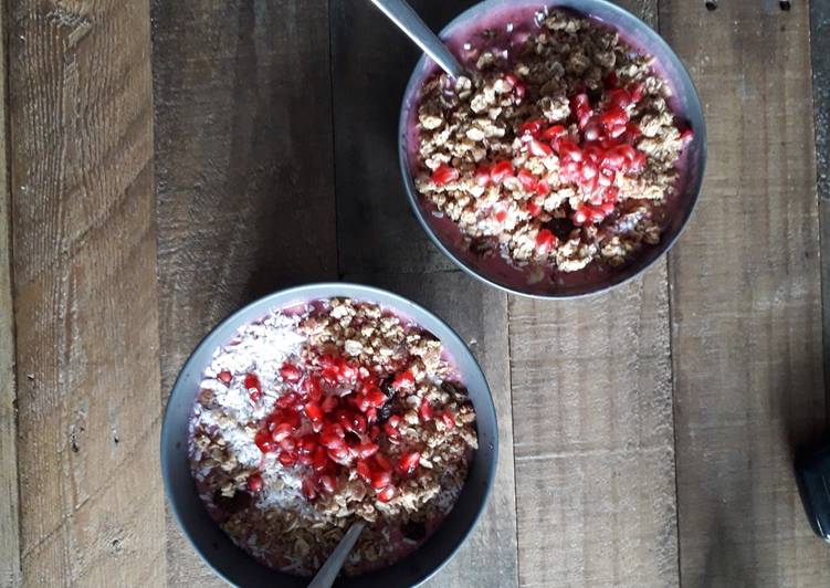 Bagaimana Membuat Pink smoothie bowl Anti Gagal