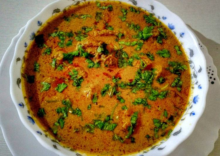 Recipe of Delicious Kolhapuri Style Spicy Chicken Curry