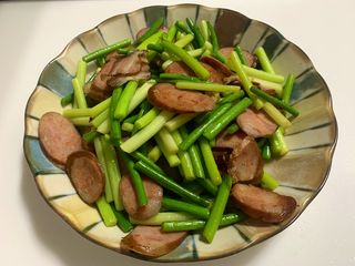 蒜苔炒香腸臘肉