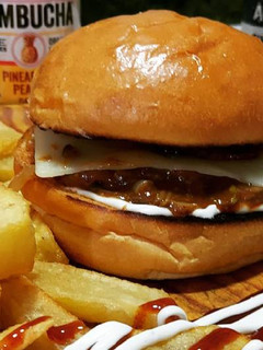 Φωτογραφία της συνταγής Vegan Burger από φλούδες μπανάνας σε στυλ “Pulled Pork”