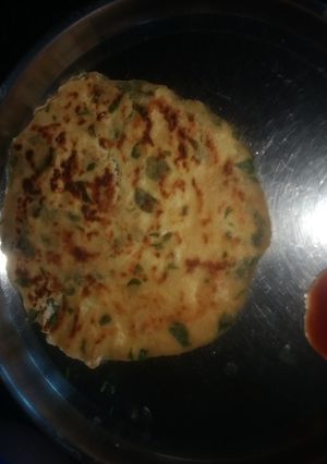 A picture of Methi paneer prantha.
