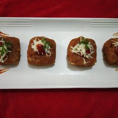 A picture of Schezwan Biscuit Starter.