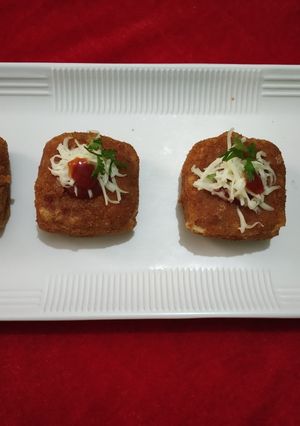A picture of Schezwan Biscuit Starter.