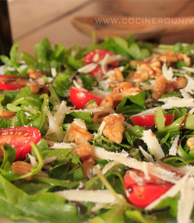 https://img-global.cpcdn.com/recipes/1627011_c3a8e012457e286d/680x781cq80/ensalada-de-rucula-y-queso-parmesano-foto-principal.jpg