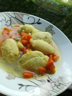 Egyszerű zöldségleves grízgaluskával recept fotója