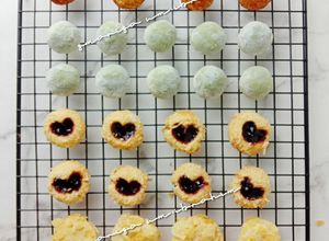 Foto resep 1 Resep Untuk Aneka Cookies / Kuker (Thumbprint, Putri Salju, Cornflake, Palm Cheese, Peanut dll)