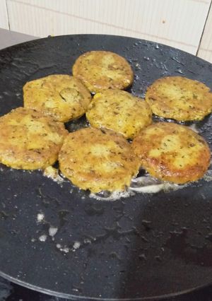 A picture of Chicken shami kabab.