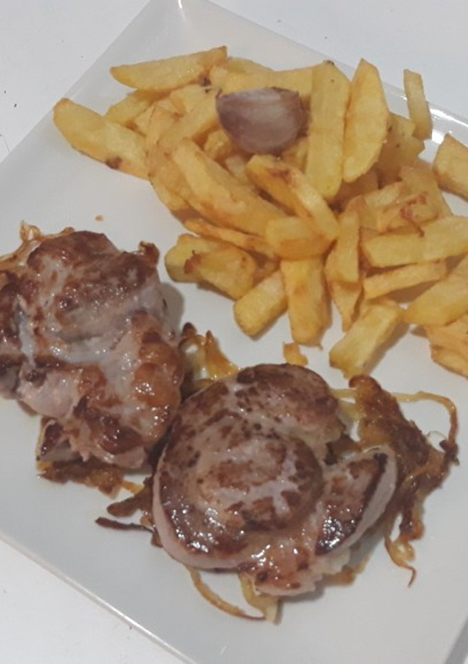 Una foto de Solomillo de cerdo con cebolla caramelizada