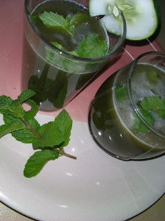 A picture of Cucumber, mint leaf drink.