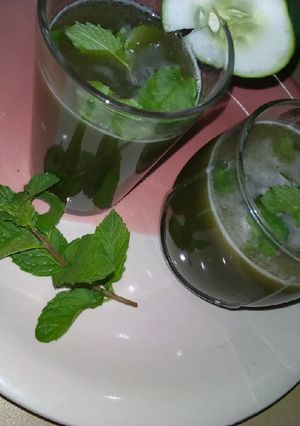 A picture of Cucumber, mint leaf drink.